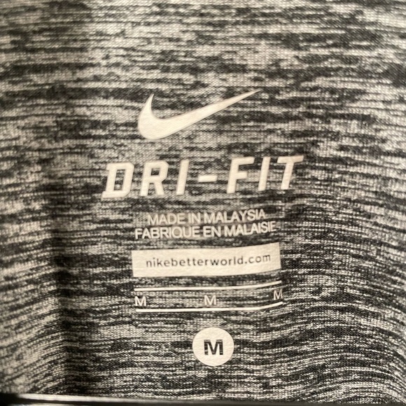 Nike womens dri-fit quarter zip heather gray with thumb holes size M. Never worn - Picture 6 of 12